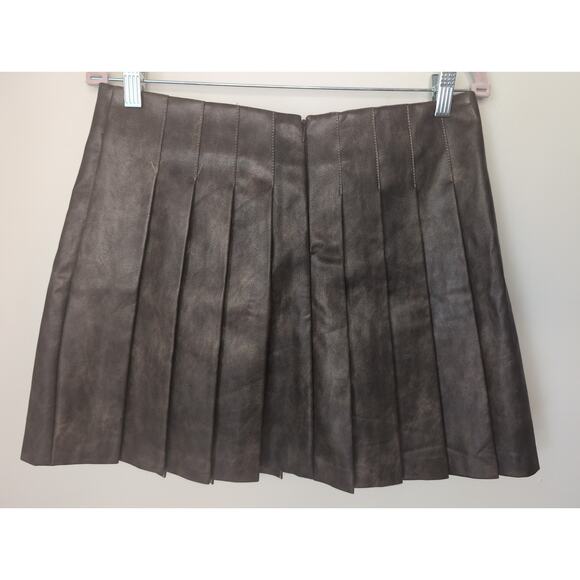 Vici pleated preppy brown mini skirt - Picture 4 of 9
